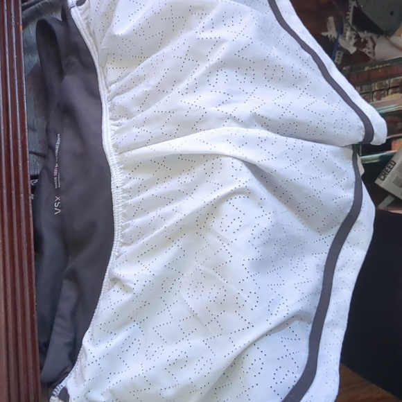 VICTORIA’S SECRET VSX Women’s Sexy Sport Athletic Shorts in White/Charcoal - Picture 2 of 4